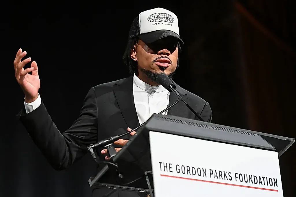 Chance the Rapper исполнил трибьют Мухаммеду Али на церемонии Gordon Parks Foundation