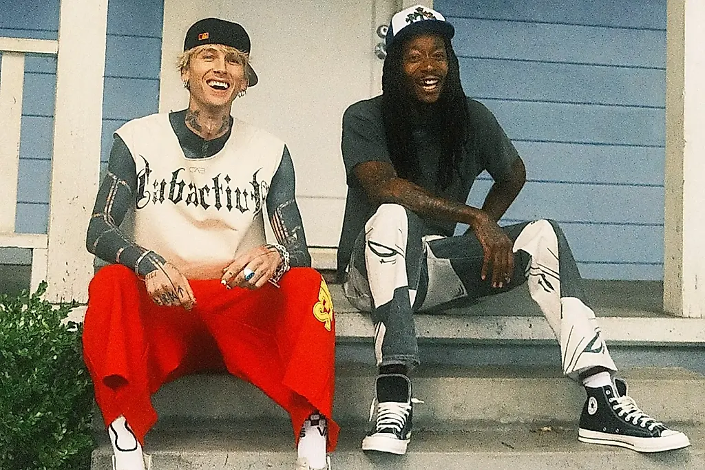MGK и Wiz Khalifa возвращают 2010-е микстейпом Blog Era Boyz