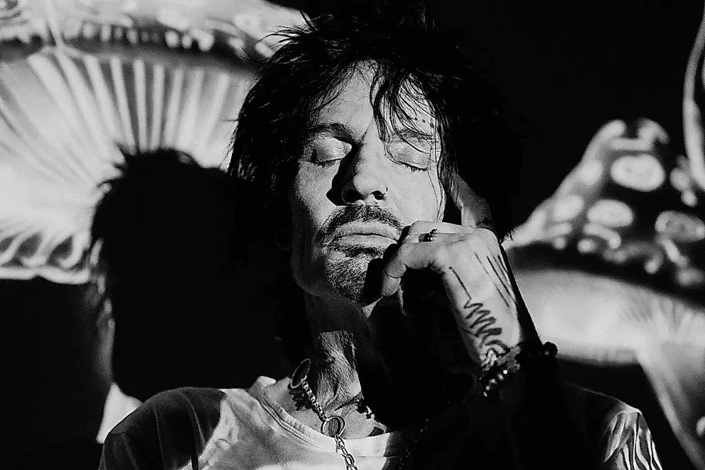 Tommy Lee возвращает Tommyland с новым треком «Stupid World»