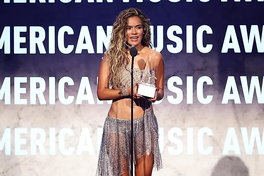Karol G срывает все награды American Music Awards 2026