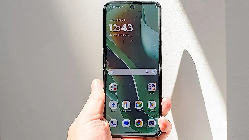 Motorola телефоны добавляют аффилиатные коды к заказам Amazon: новый скандал?