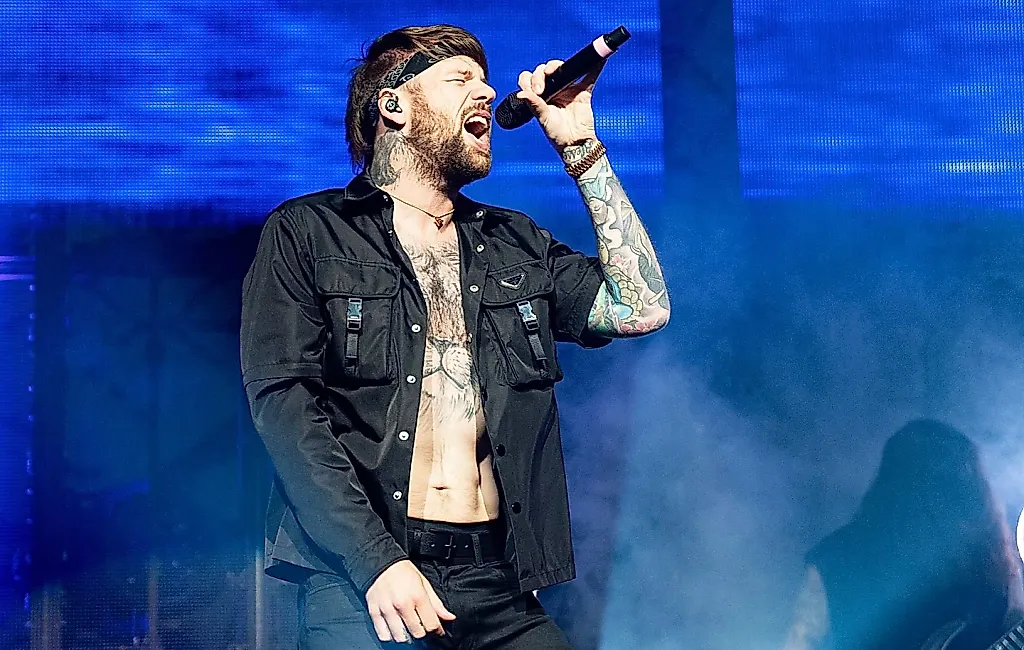 Жена фронтмена Beartooth — о каминг-ауте мужа: «Теперь я одна, а он — счастлив»