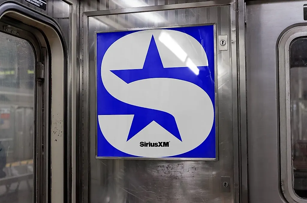 SiriusXM демонстрирует падение доходов, пока поют подкасты