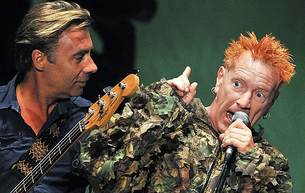 Глен Матлок ответил Лайдону: ‘Sex Pistols – не караоке, а вы – не Уолт Дисней!’