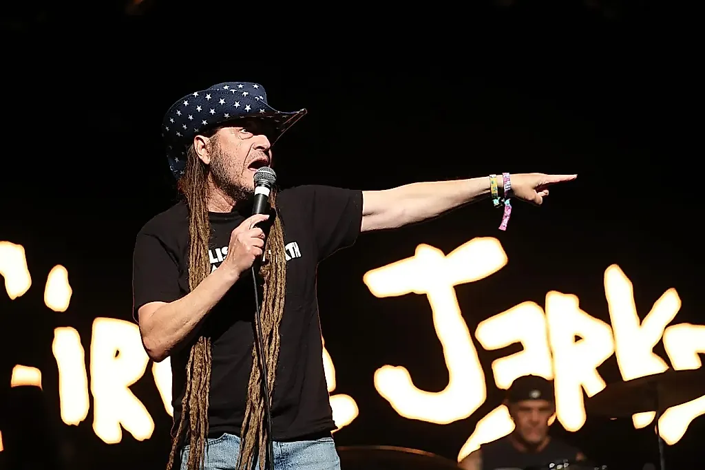 Солист Circle Jerks устроил скандал на концерте