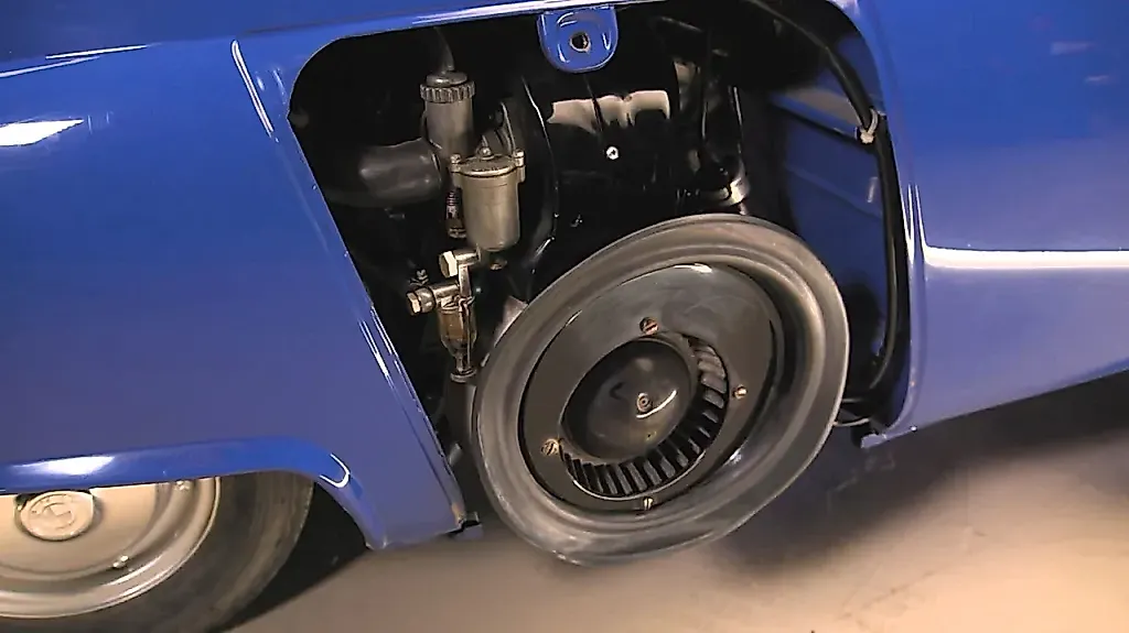 Джей Лено впервые за рулём BMW Isetta