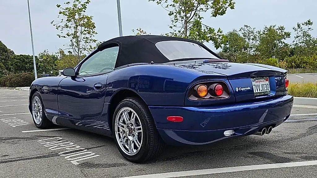 AutoHunter Spotlight: 2002 Panoz Esperante