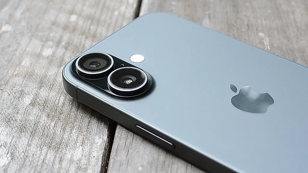 Apple ведет переговоры с Intel и Samsung о чипах