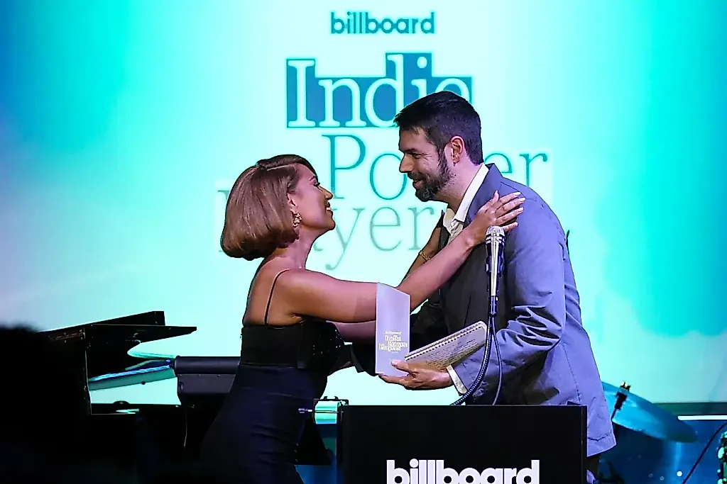 RAYE, Rubén Blades, Zena White и другие получили награды Billboard 2026 Indie Power Players