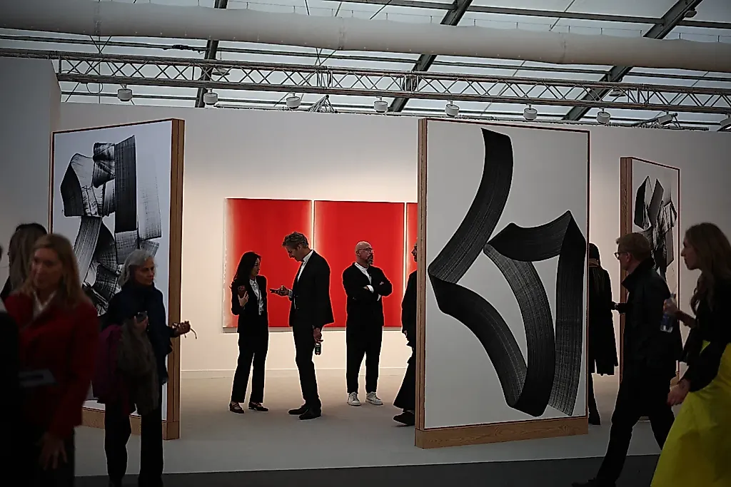 Frieze London и Frieze Masters: кто на арт-банкет в 2026 году допущен