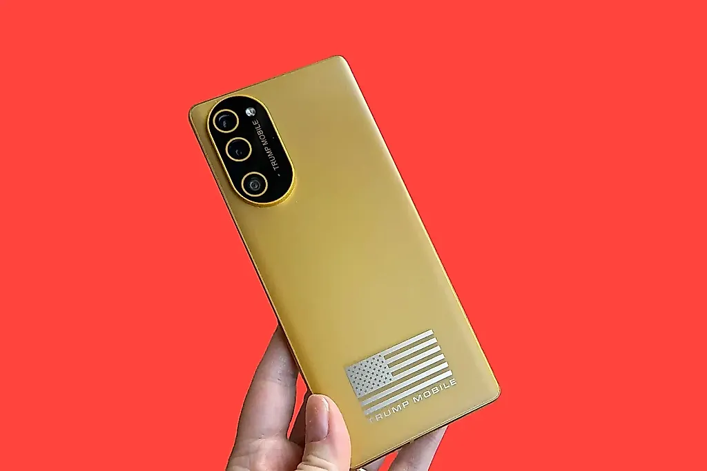 Я держал в руках "Trump phone"