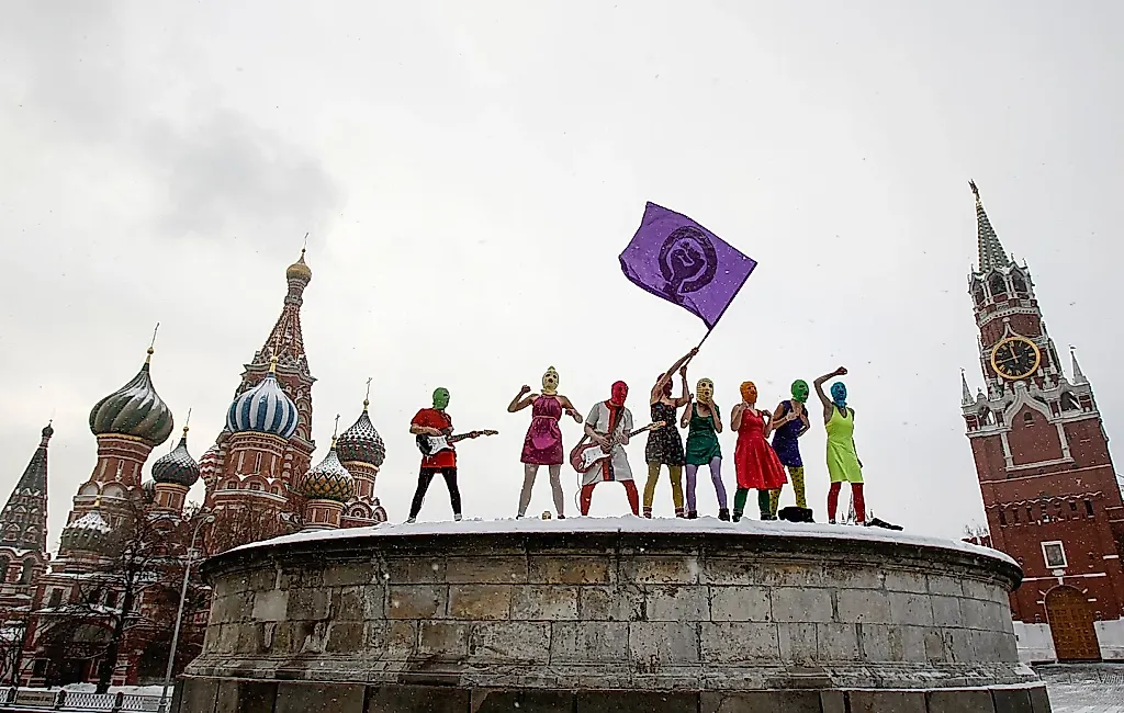 Надежда Толоконникова (Pussy Riot) о дебютном альбоме 'CYKA': «Я хочу создавать проблемы»
