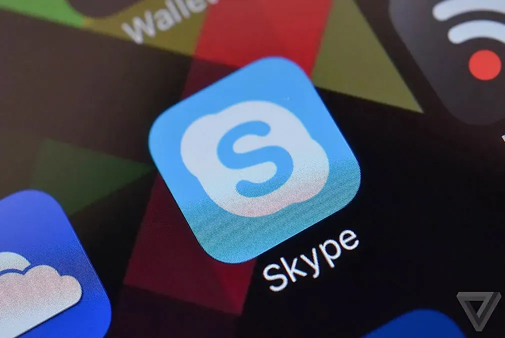 Прощай, Skype! Пауэлл предсказал все еще 20 лет назад