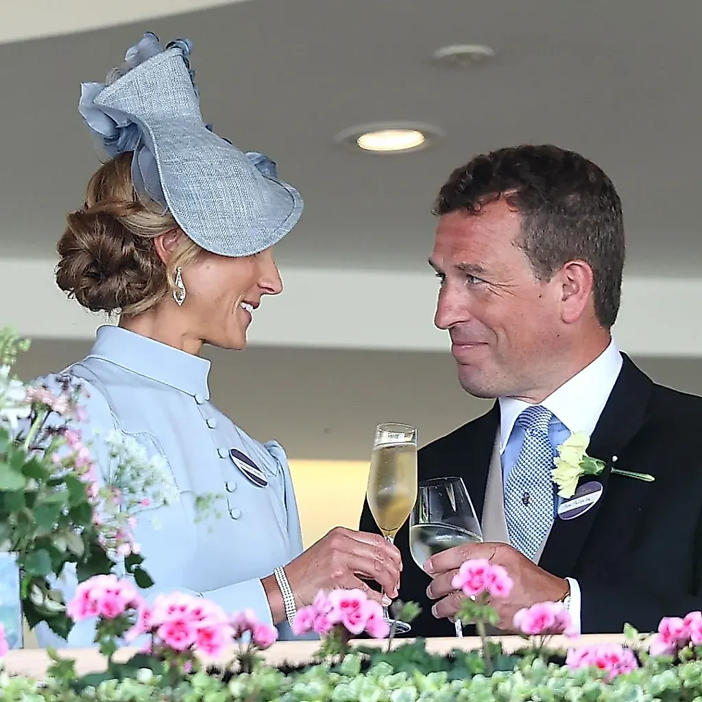Гарриет Сперлинг выбирает ледяной голубой: дебют на Royal Ascot в стиле Кейт Миддлтон
