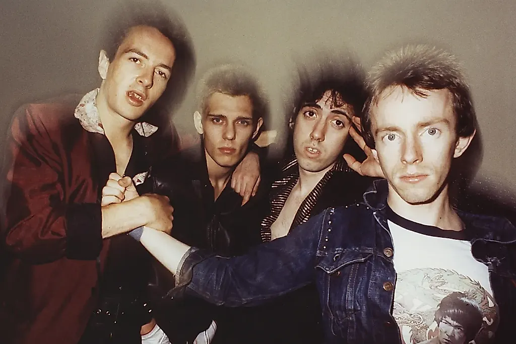 Бас-гитара The Clash из обложки «London Calling» теперь в Лондоне