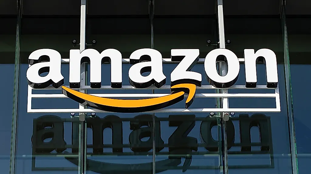 Amazon инспектирует своих сотрудников после критики ИИ-центров