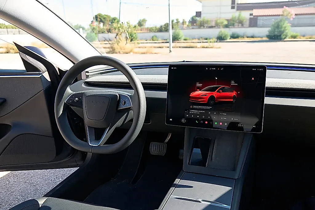 Tesla оправдывается за смертельную аварию в Техасе