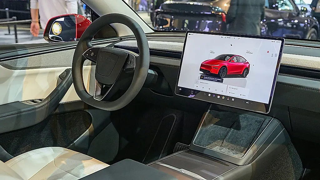 Tesla урегулировала иск по смертельной аварии с автопилотом
