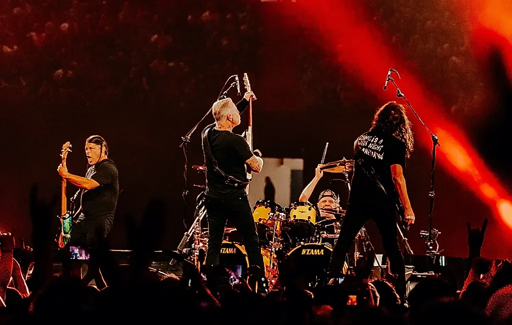 Metallica жертвуют £20 000 фудбанку в Кардиффе после аншлагового концерта