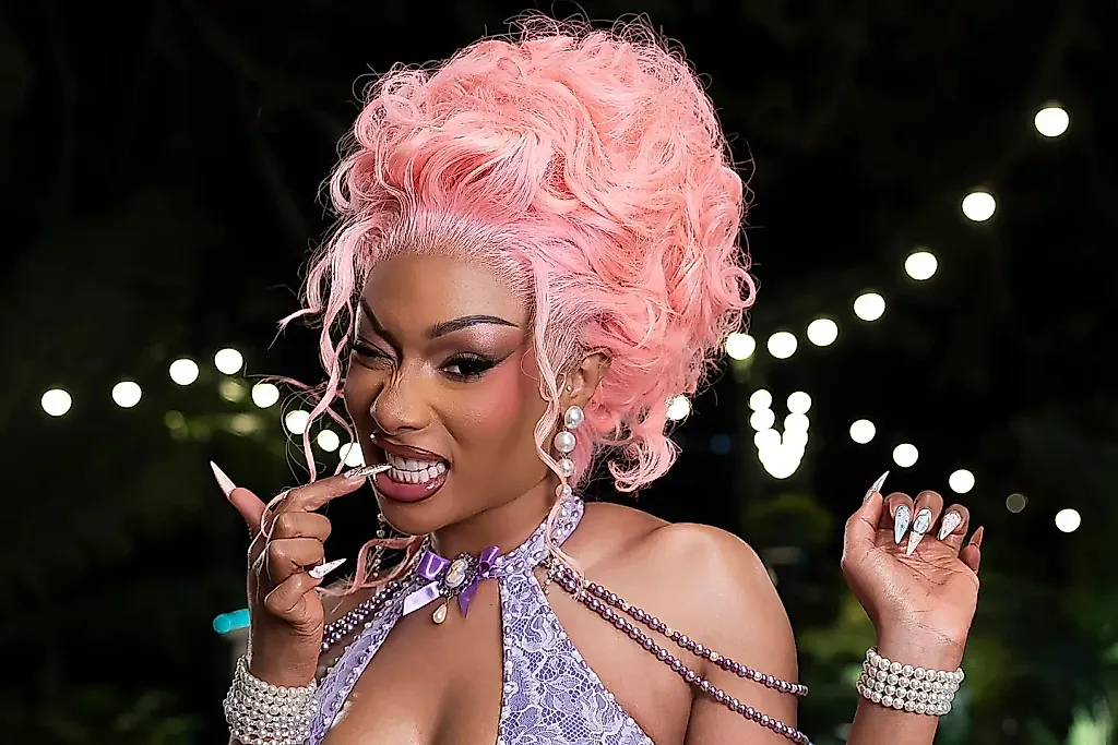 Меган Thee Stallion делает эффектное появление на Love Island USA 8 сезона