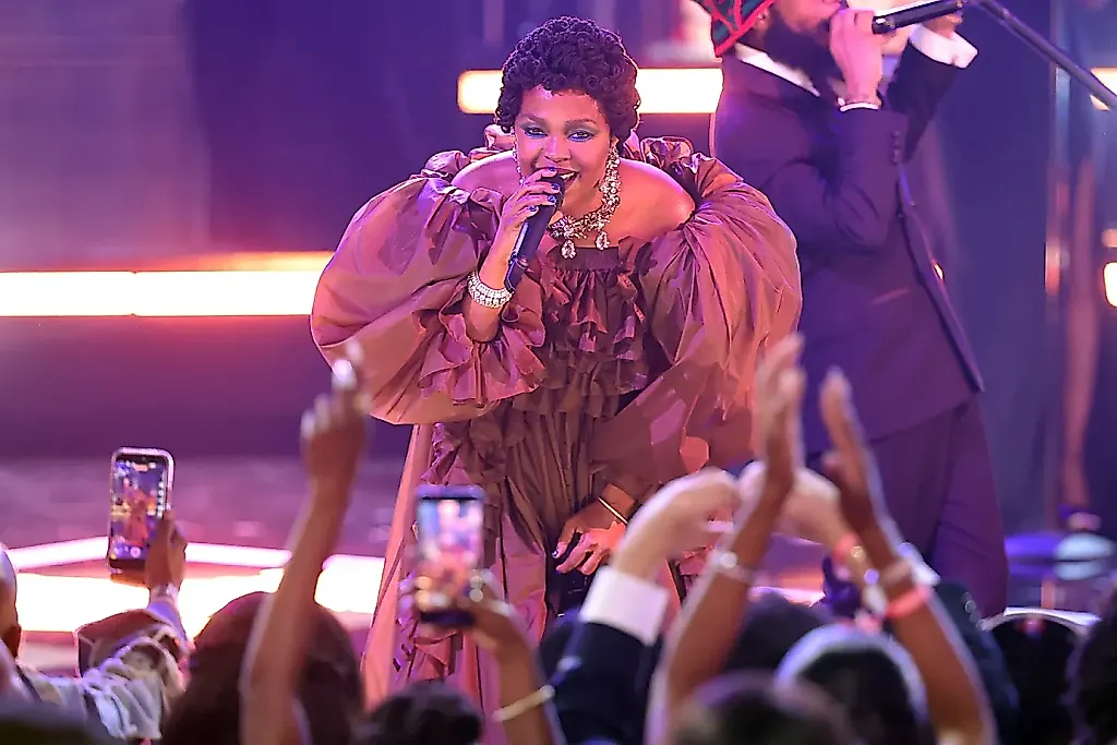 Праздник для Lauryn Hill: как BET Awards 2026 показали мастер-класс по прожарке поп-культуры