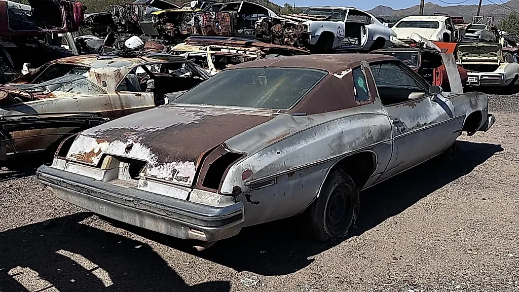 Глубокий взгляд на Pontiac LeMans 1975 года