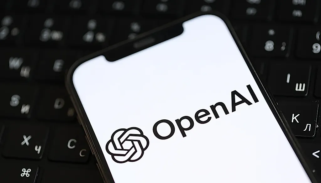OpenAI представила первую клавиатуру: "Codex Micro" — вместо смартфона от Джони Айва