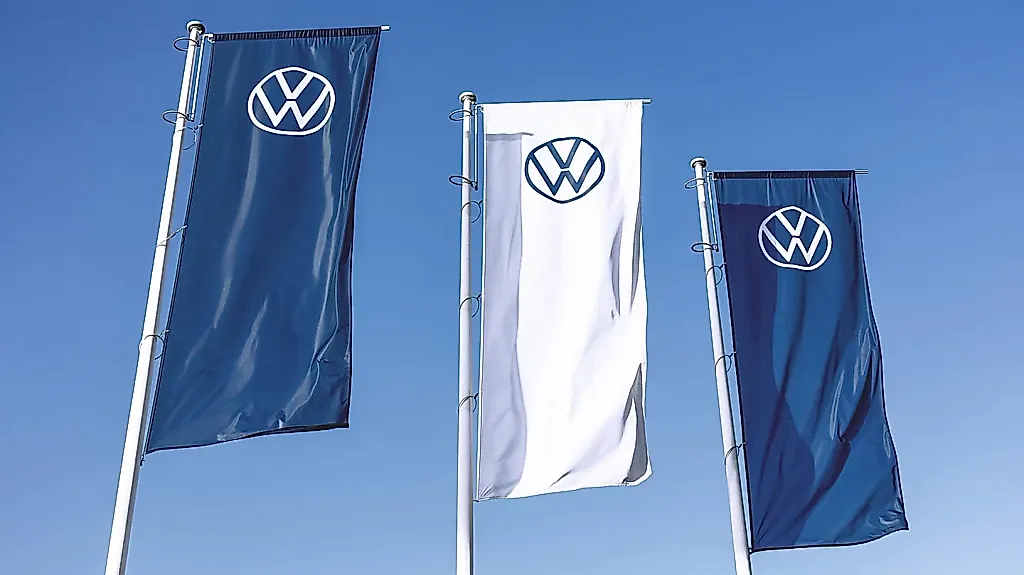 Volkswagen наняла сотню овец для работы на солнечной ферме в Польше