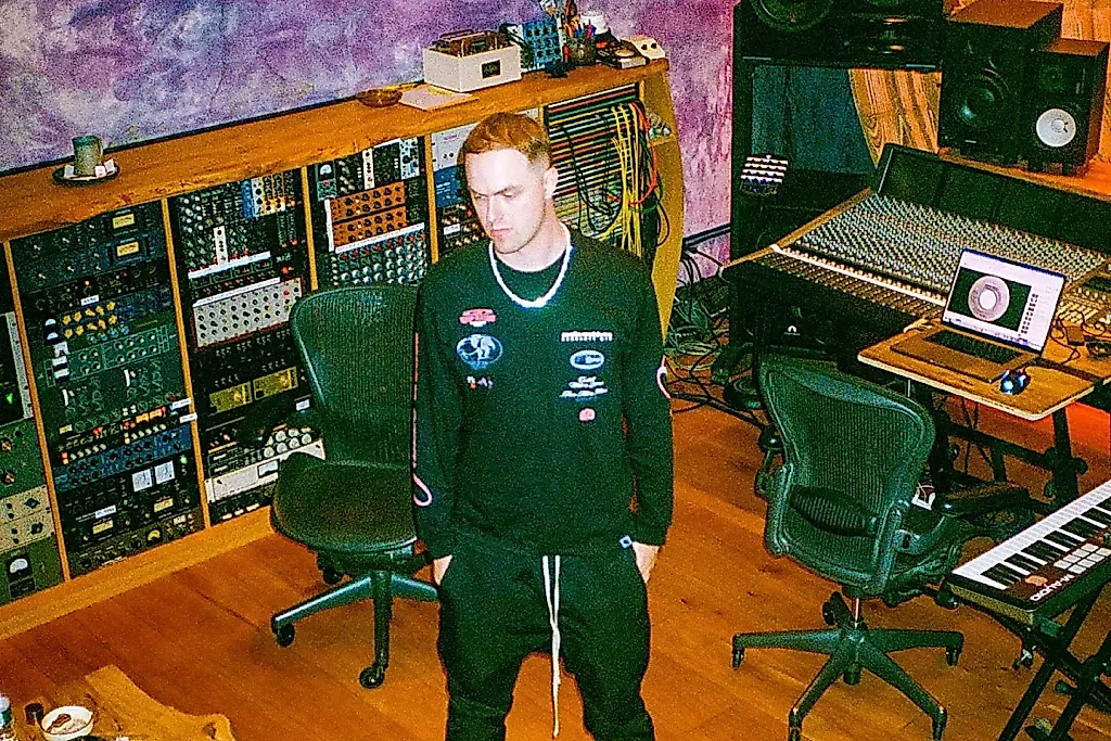 Drake ‘Iceman’ Collaborator London Cyr Signs With Electric Feel/Sony