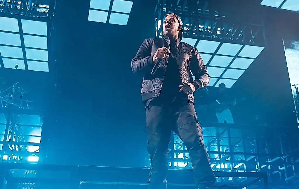 Jay-Z превращает Yankee Stadium в звездный карнавал: эминем, рианна и 4 часа ожидания