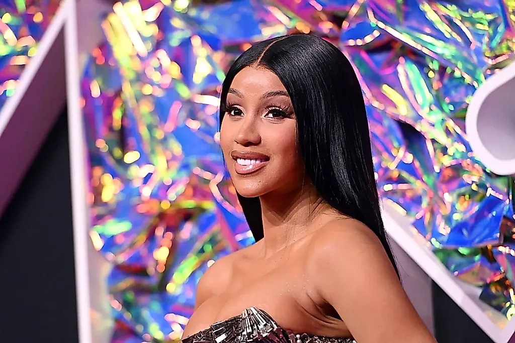 Cardi B называет дочь лучшей подругой и устраивает роскошный праздник
