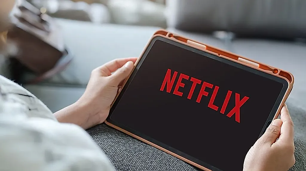 Netflix покупает фирму Бена Аффлека, чтобы впустить больше ИИ в потоковое вещание