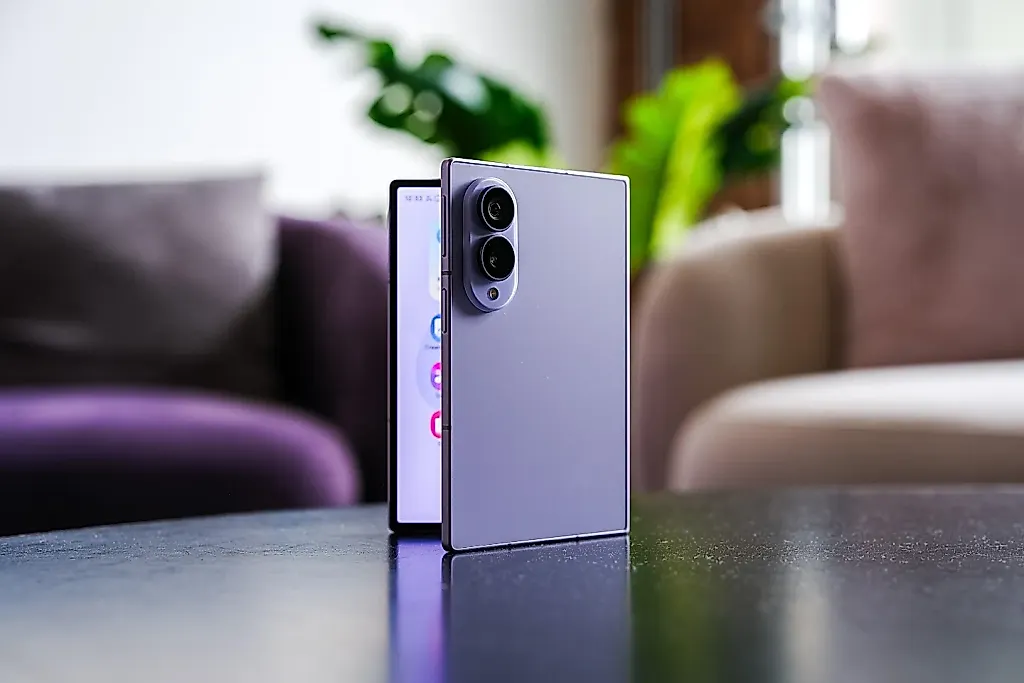 Samsung представила Z Fold 8 с новым форм-фактором