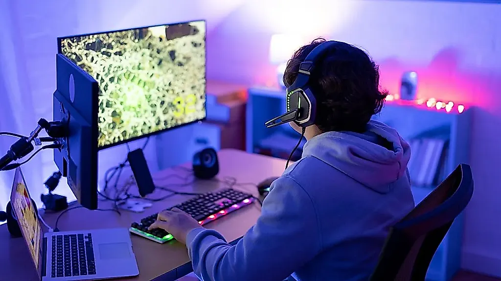 Геймеры, скажите своё слово — дисководы уходят, Xbox сокращает, что не так с индустрией?