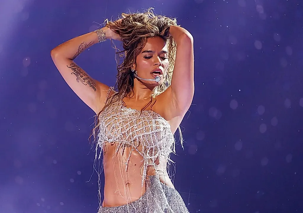 Karol G выпускает новый альбом «No Me Arrepiento de Sentir Tanto»