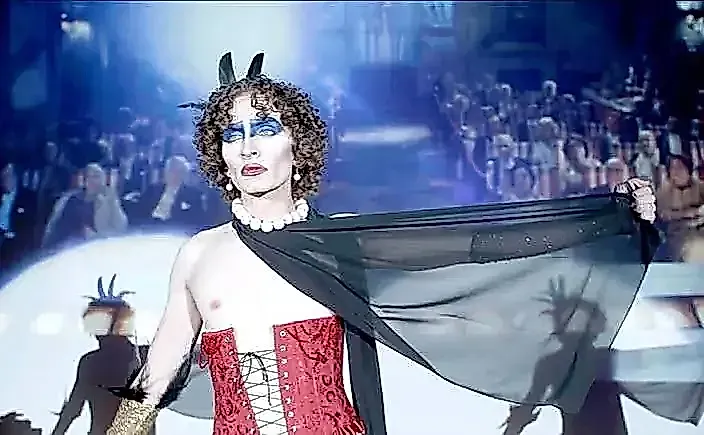 Квир-радость на малой сцене: как «The Rocky Horror Show» будоражит американскую глубинку