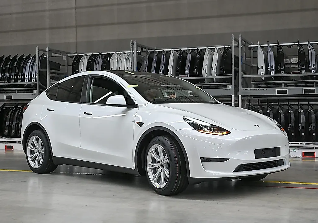 NHTSA проверяет 1,2 млн Tesla из-за проблем с подвеской