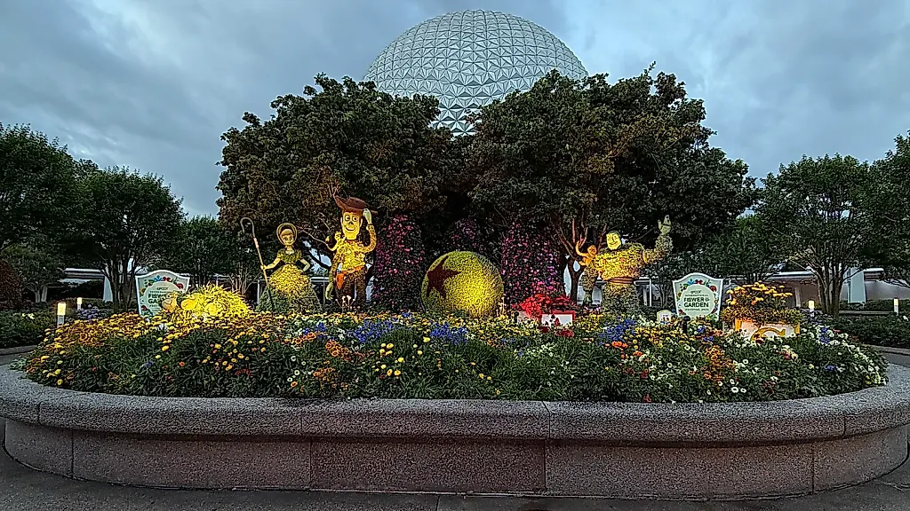 Секреты "живых" скульптур Disney: как создают топиари для фестиваля цветов EPCOT