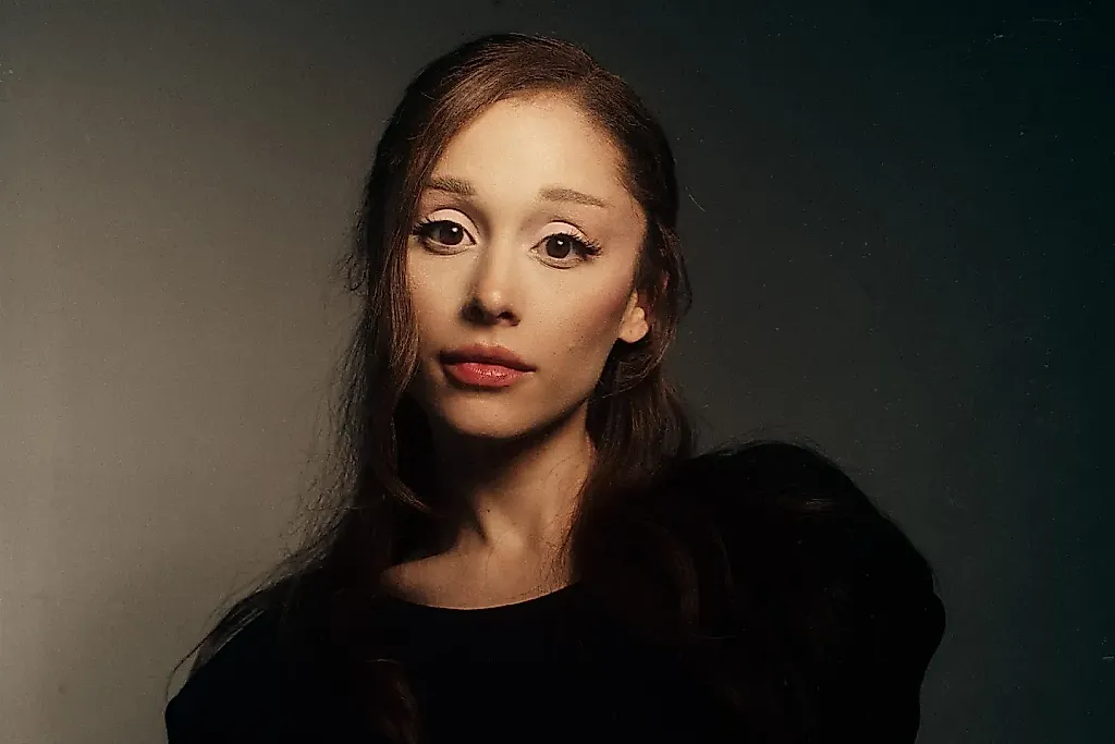 Ariana Grande: все треки в чарте!