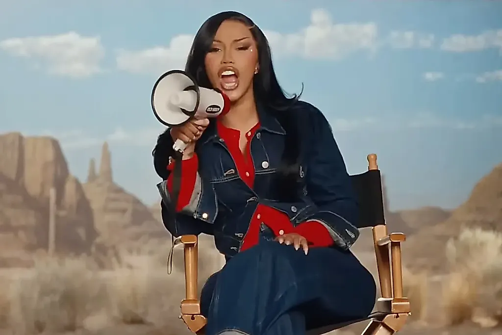 Cardi B: от мелкой кражи до лица Old Navy