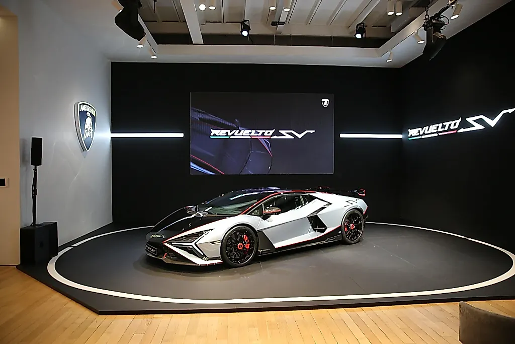 Lamborghini Revuelto SV: вершина драйва и риска