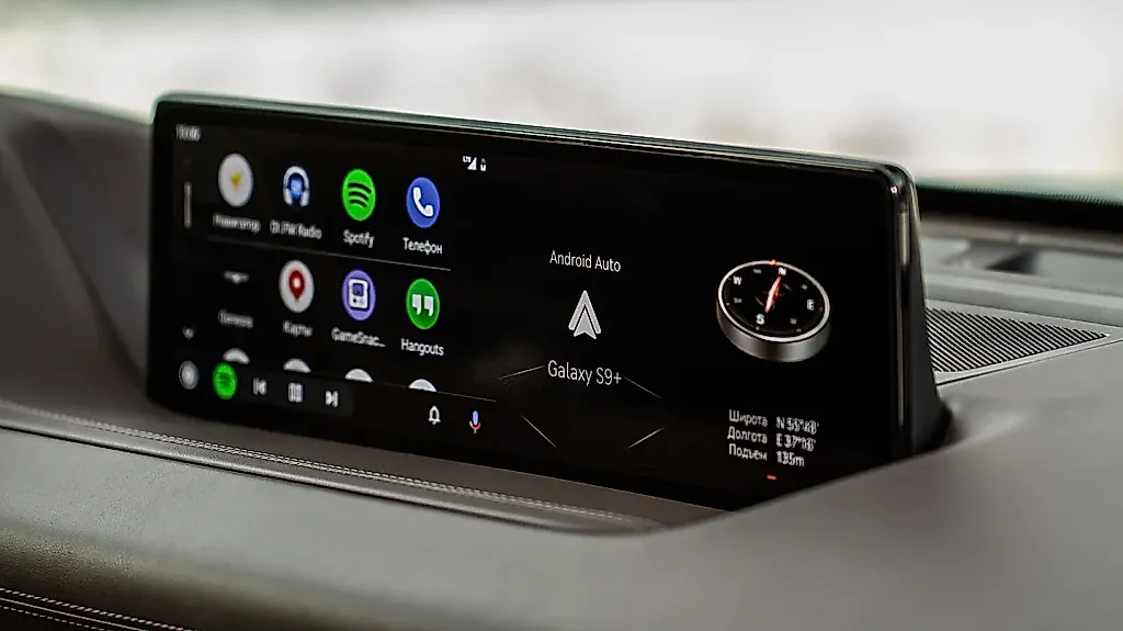 Android Auto против Apple CarPlay: что их действительно отличает?