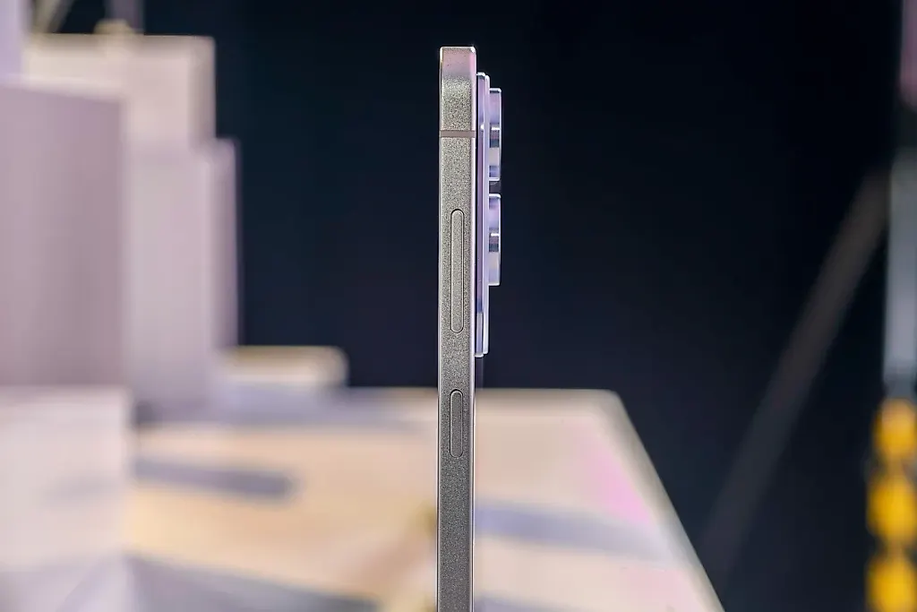 Samsung Galaxy S25 Edge: тонкость и компромиссы