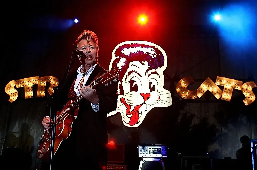 Stray Cats возвращаются на сцену