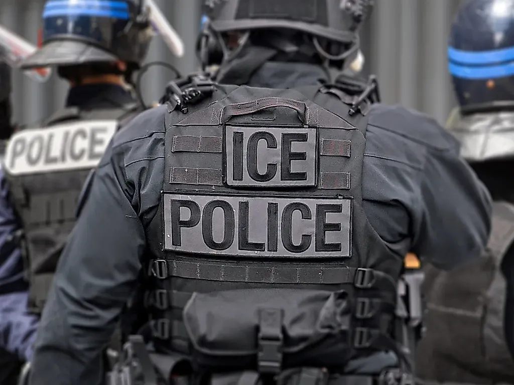 ICE запрещает Meta-очки, но разрабатывает свои