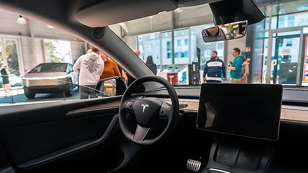 Tesla может тестировать роботакси без водителей в Остине