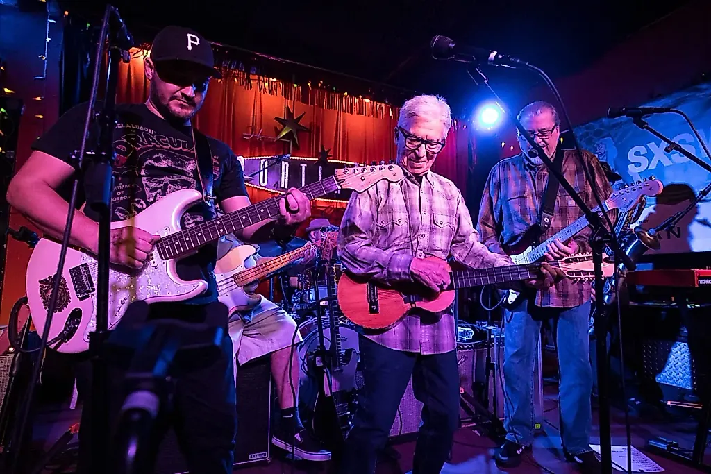 Los Lobos и Sony: война за музыку
