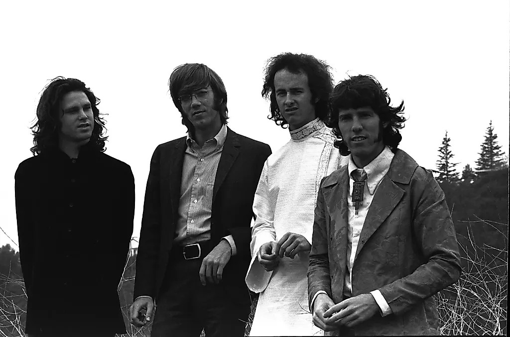 Книга к 60-летию The Doors: «Скрытые секреты на поверхности»