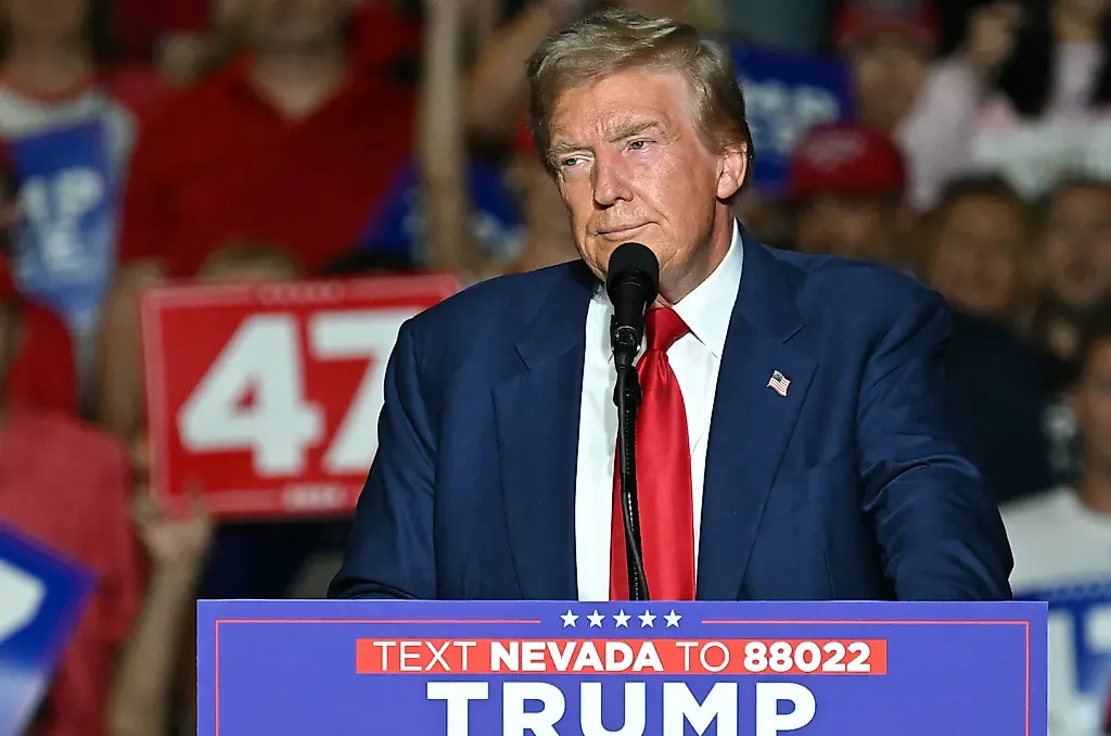 «Я ненавижу Тейлор Свифт»: Политическая война Дональда Трампа и поп-звезды
