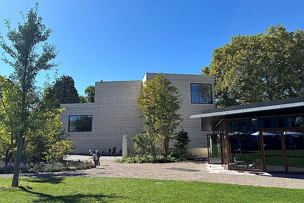 Fondation Beyeler раздвигает стены